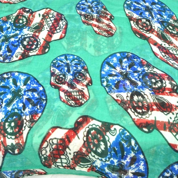 Sugar Skull American flag infinity scarf - Picture 2 of 3